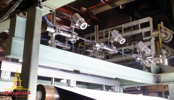دوربین مداربسته ناظر در کارخانه تولیدی