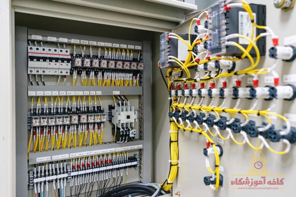 انتخاب تجهیزات  کنترلی و حفاظتی برای تابلو برق